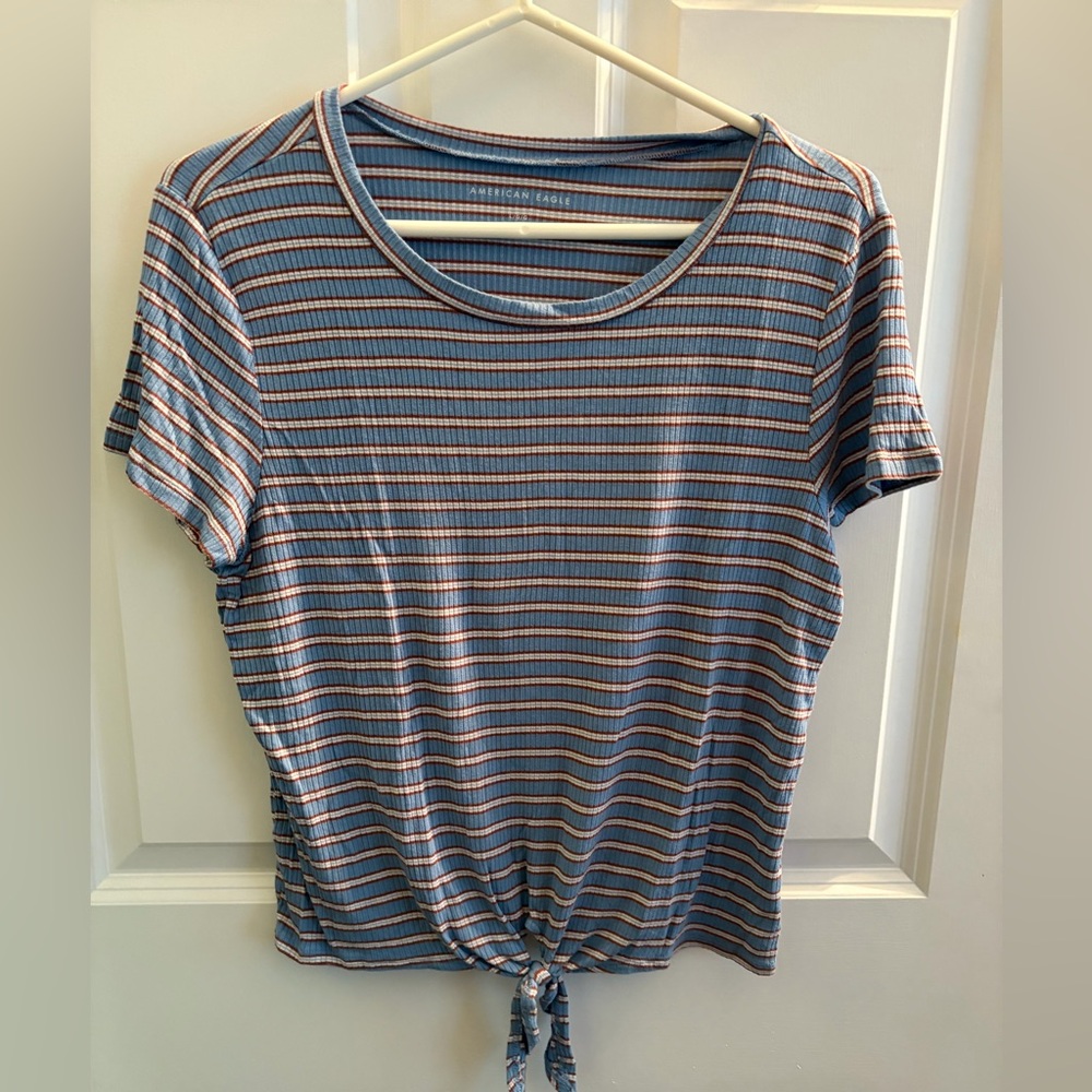 American Eagle t shirt